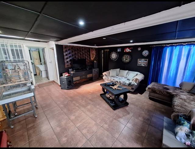 4 BEDROOM HOUSE FOR SALE IN VANDERBIJLPARK SE 7